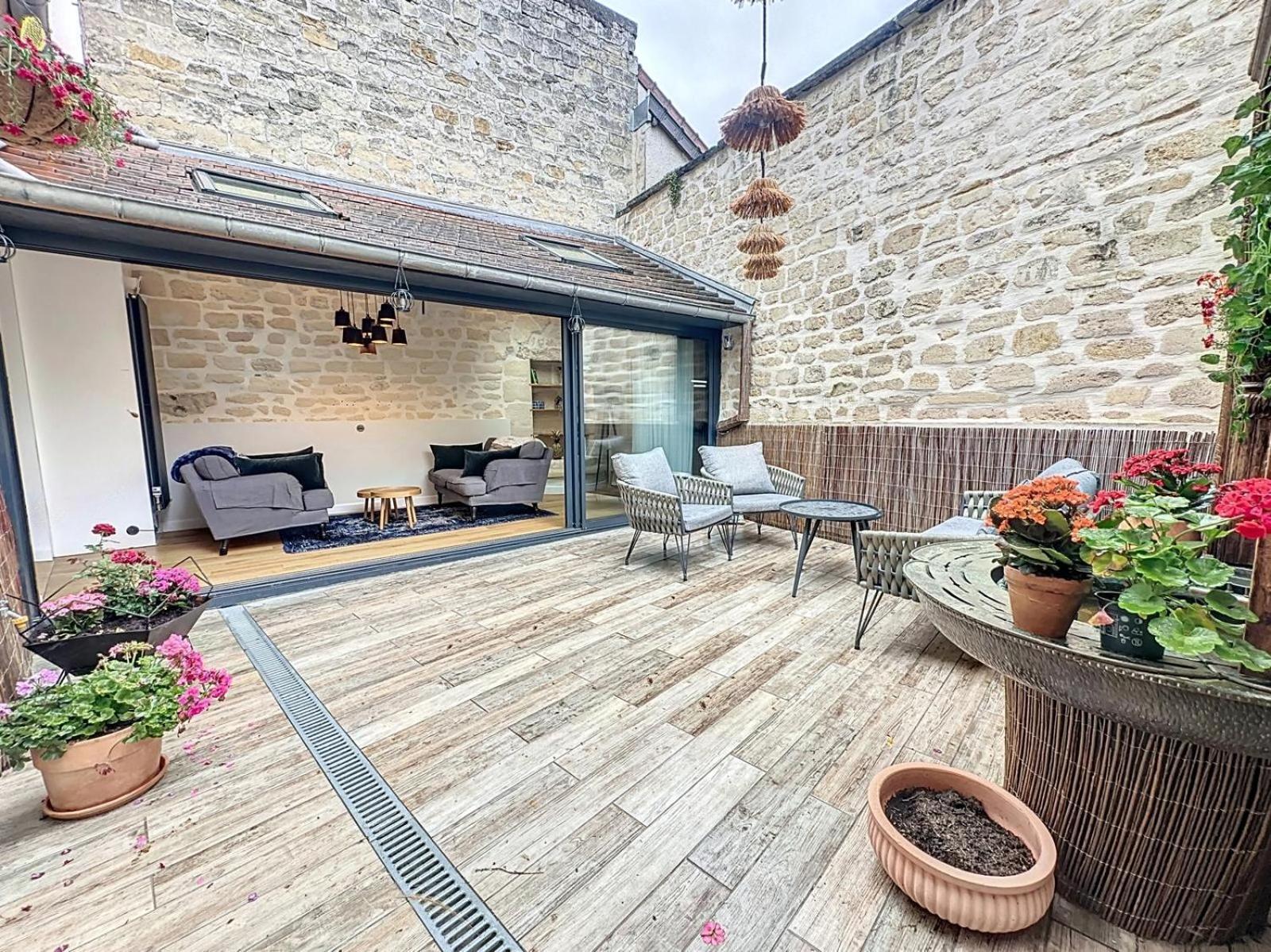 Suite Appart Place Versepuy Chantilly Exteriör bild